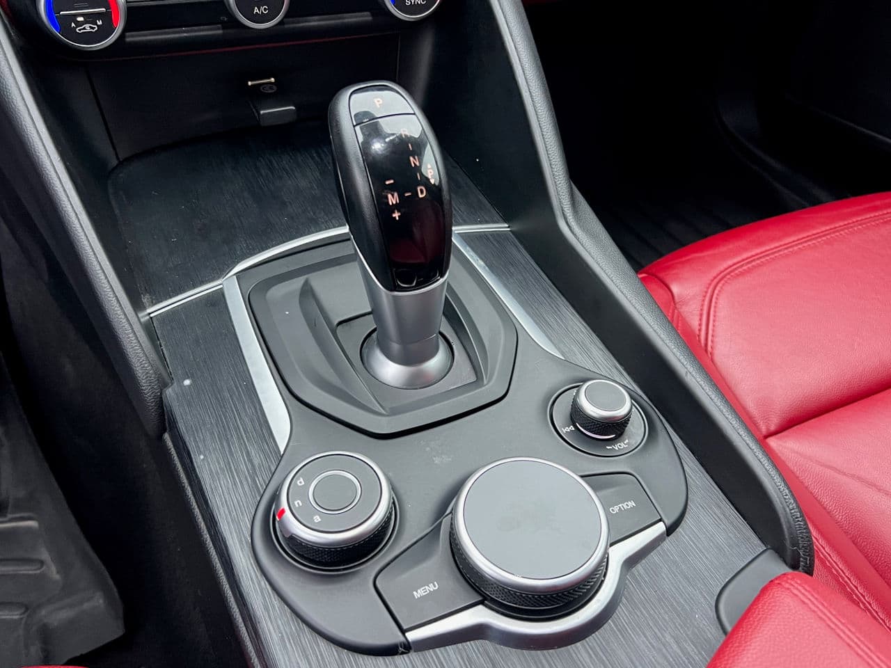 Alfa Romeo Giulia 2019 — Миниатюра 14