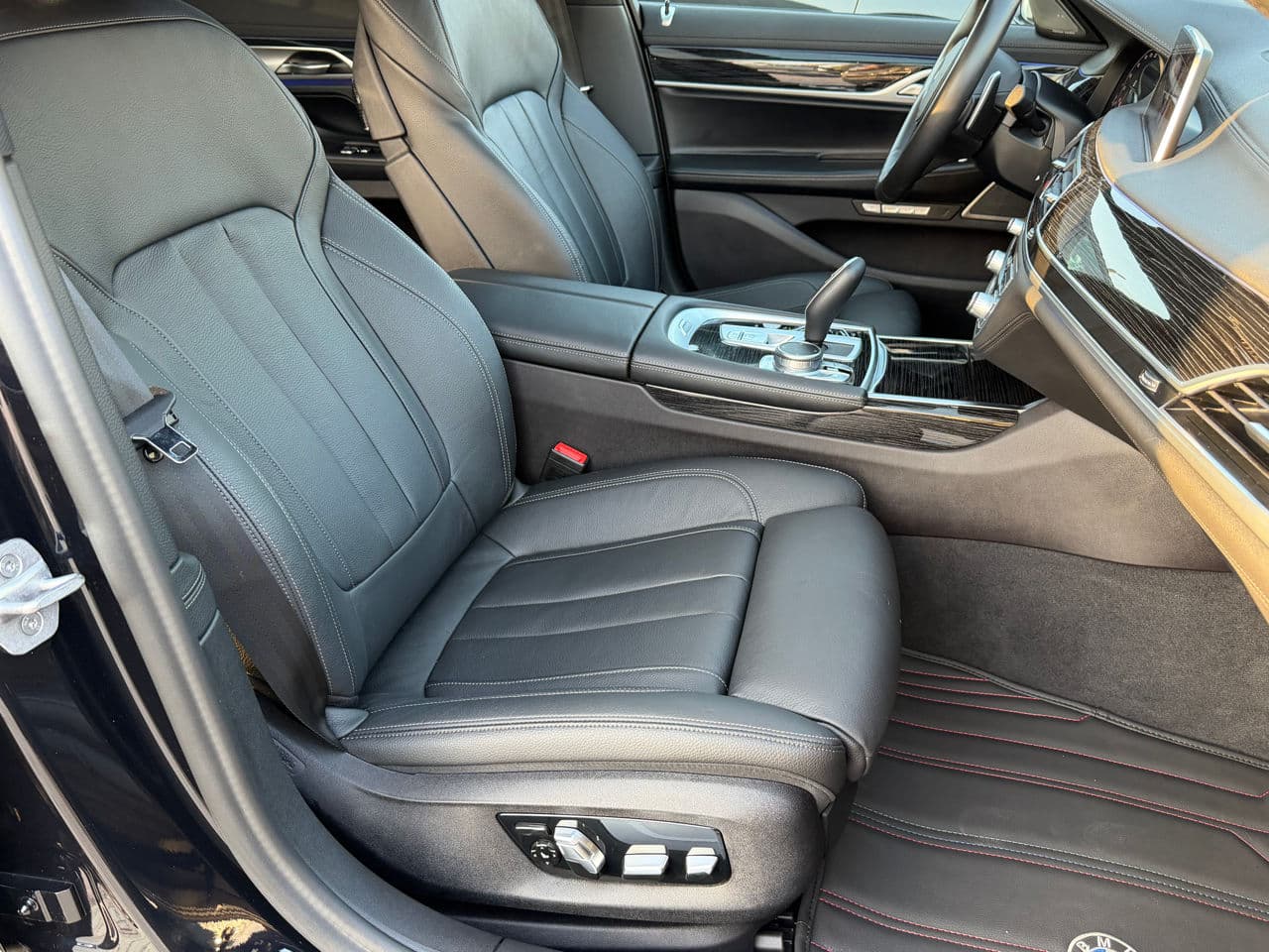 2021 BMW 740 — Miniatură 18