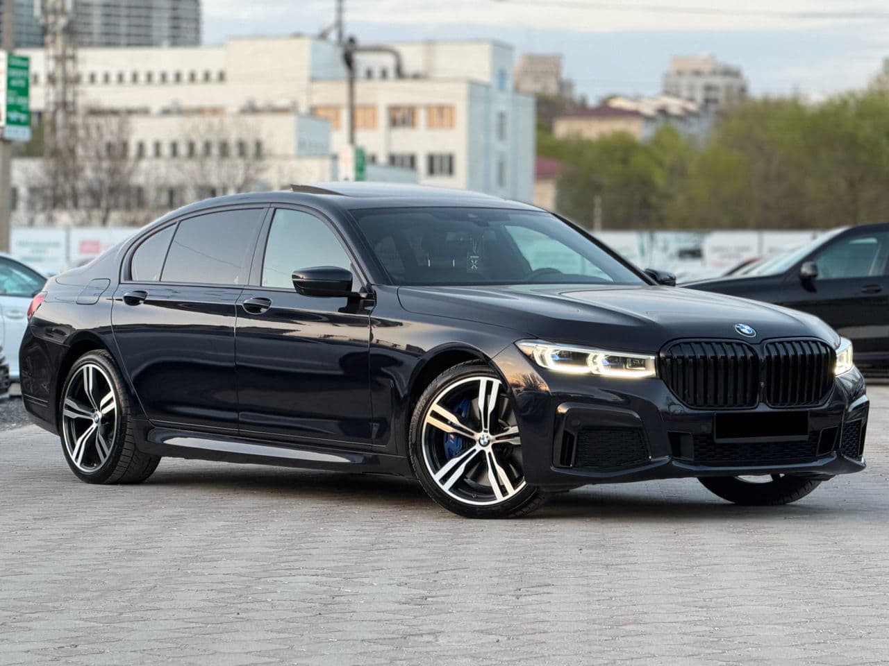 2021 BMW 740 — Miniatură 4