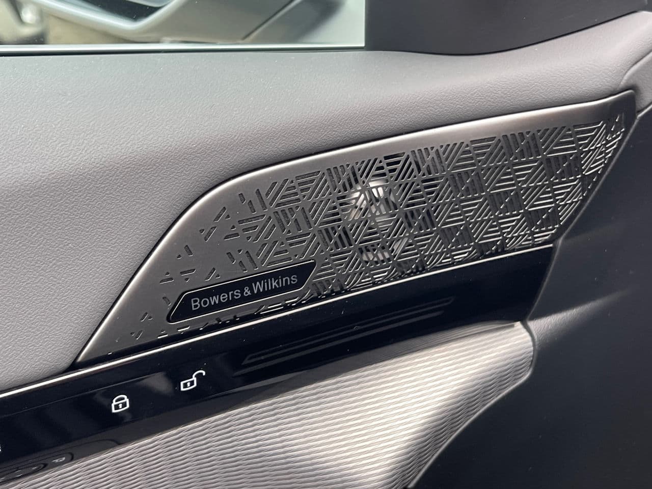BMW 530e 2024 — Миниатюра 17