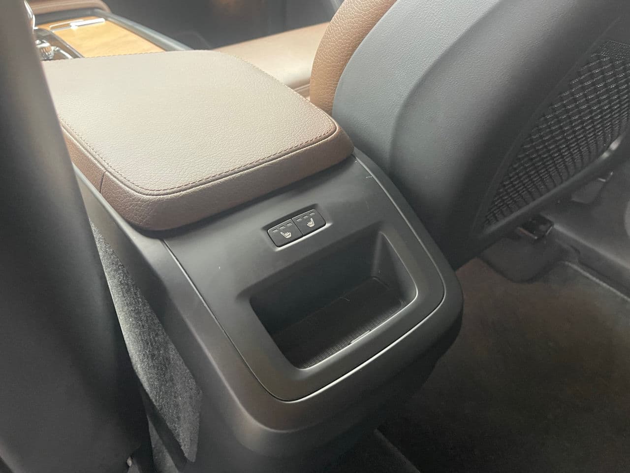 Volvo XC 90 2021 — Миниатюра 18