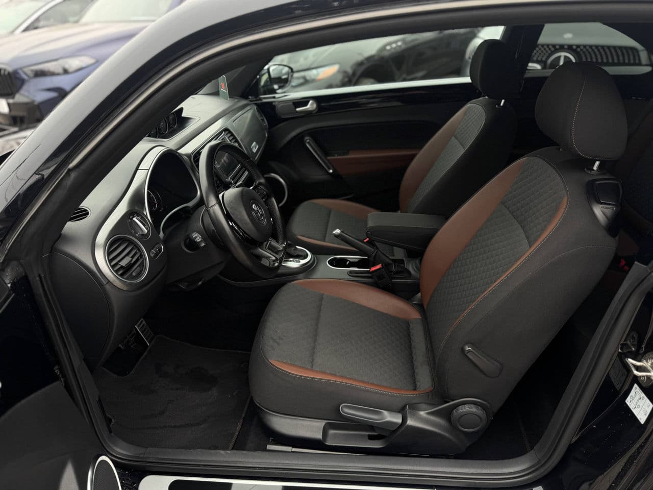 2016 Volkswagen Beetle — Miniatură 5