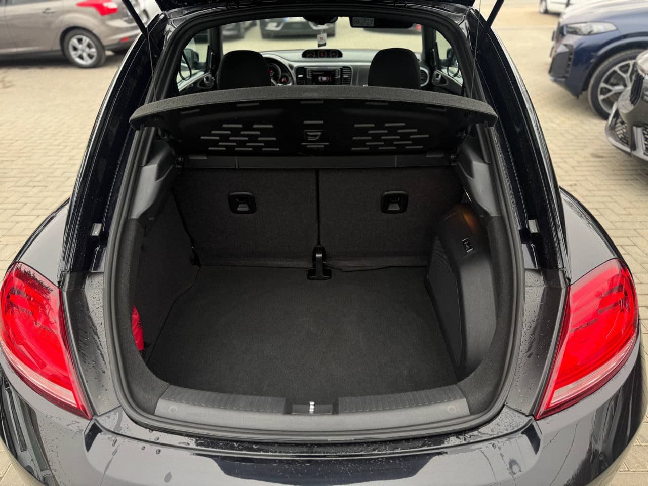 2016 Volkswagen Beetle — Miniatură 19