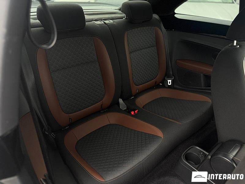 2016 Volkswagen Beetle — Miniatură 14