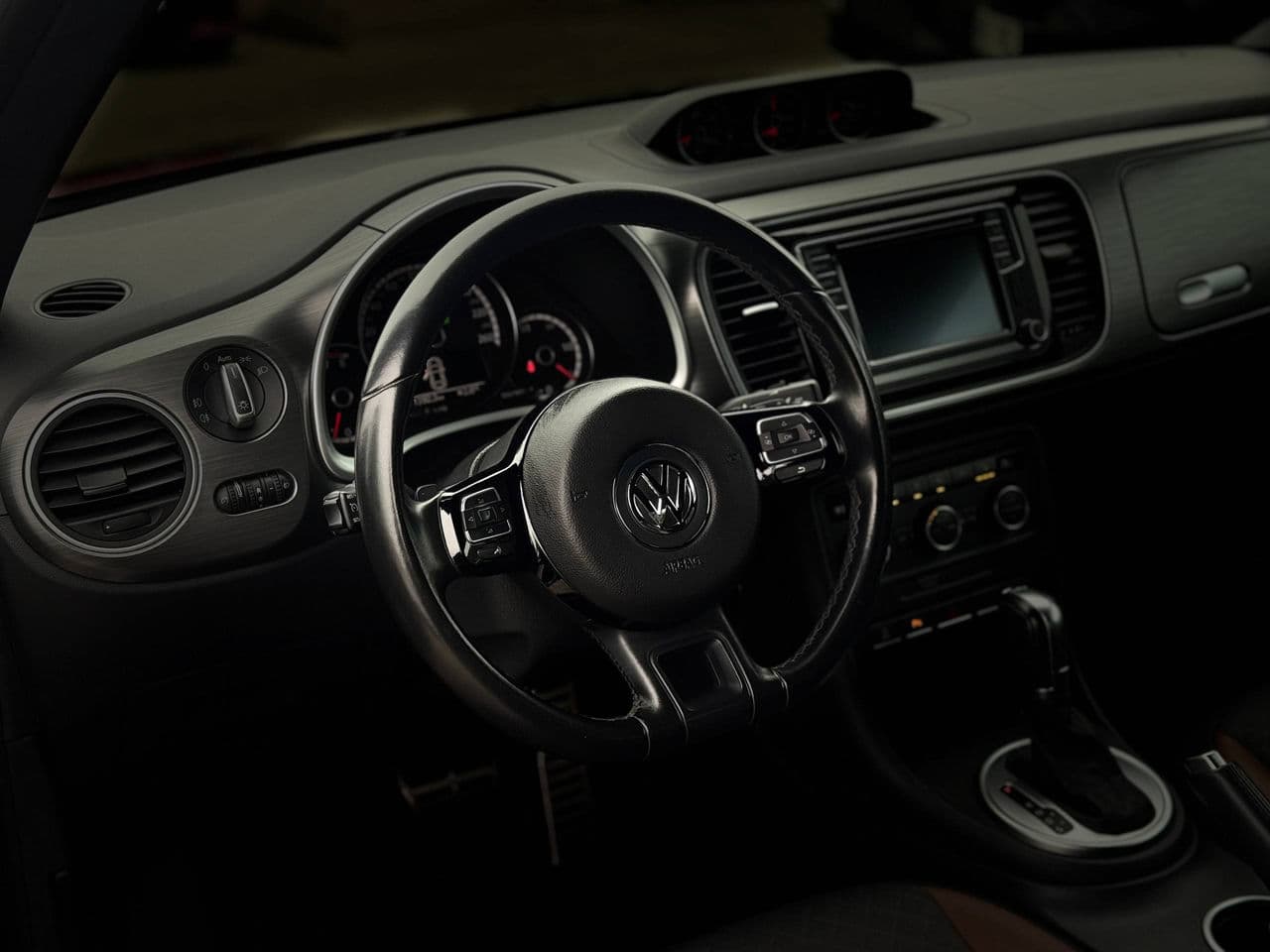 2016 Volkswagen Beetle — Miniatură 6