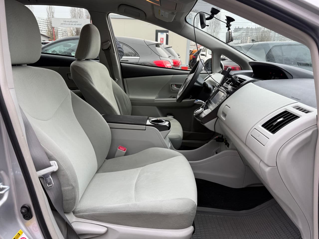Toyota Prius Plus / V 2012 — Миниатюра 13