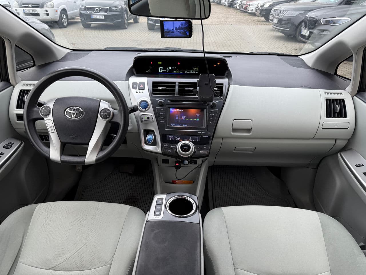 Toyota Prius Plus / V 2012 — Миниатюра 8