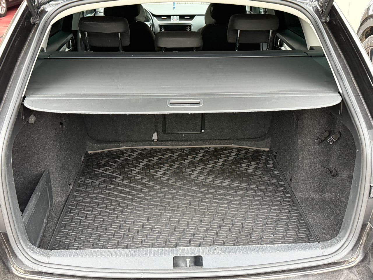 2019 Skoda Octavia — Miniatură 18