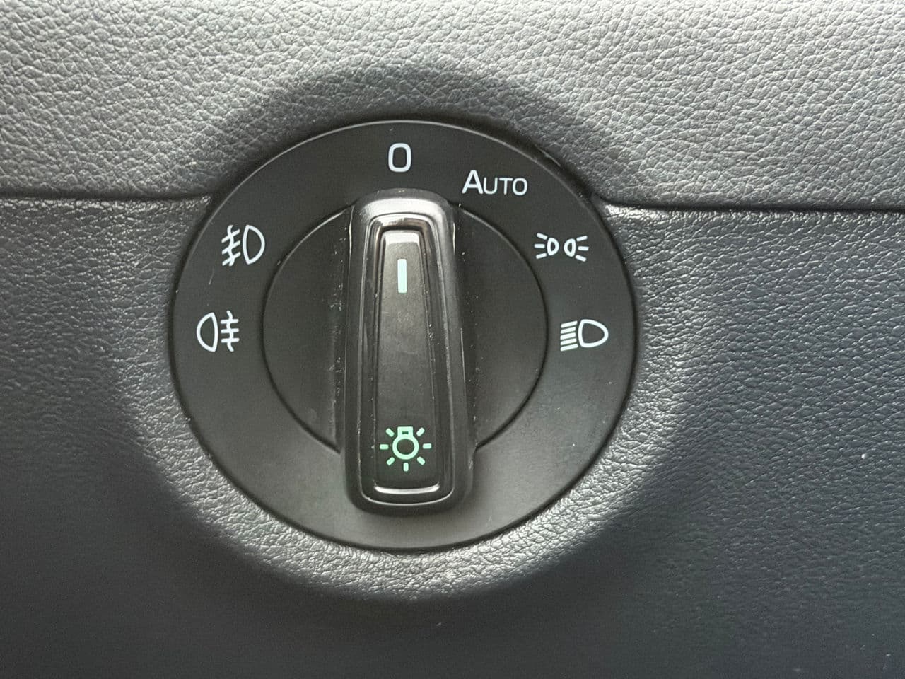 2019 Skoda Octavia — Miniatură 7