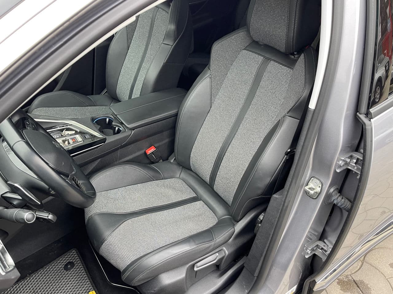 2019 Peugeot 5008 — Miniatură 16