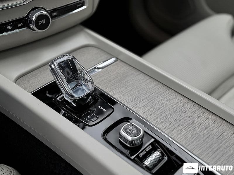 Volvo XC 60 2020 — Миниатюра 18