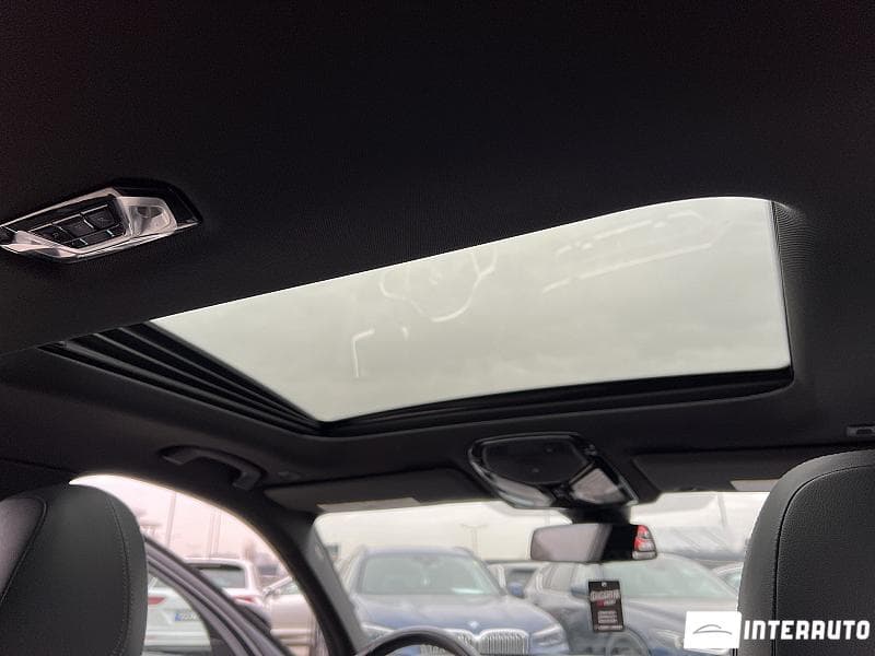 2023 BMW 330E — Miniatură 17