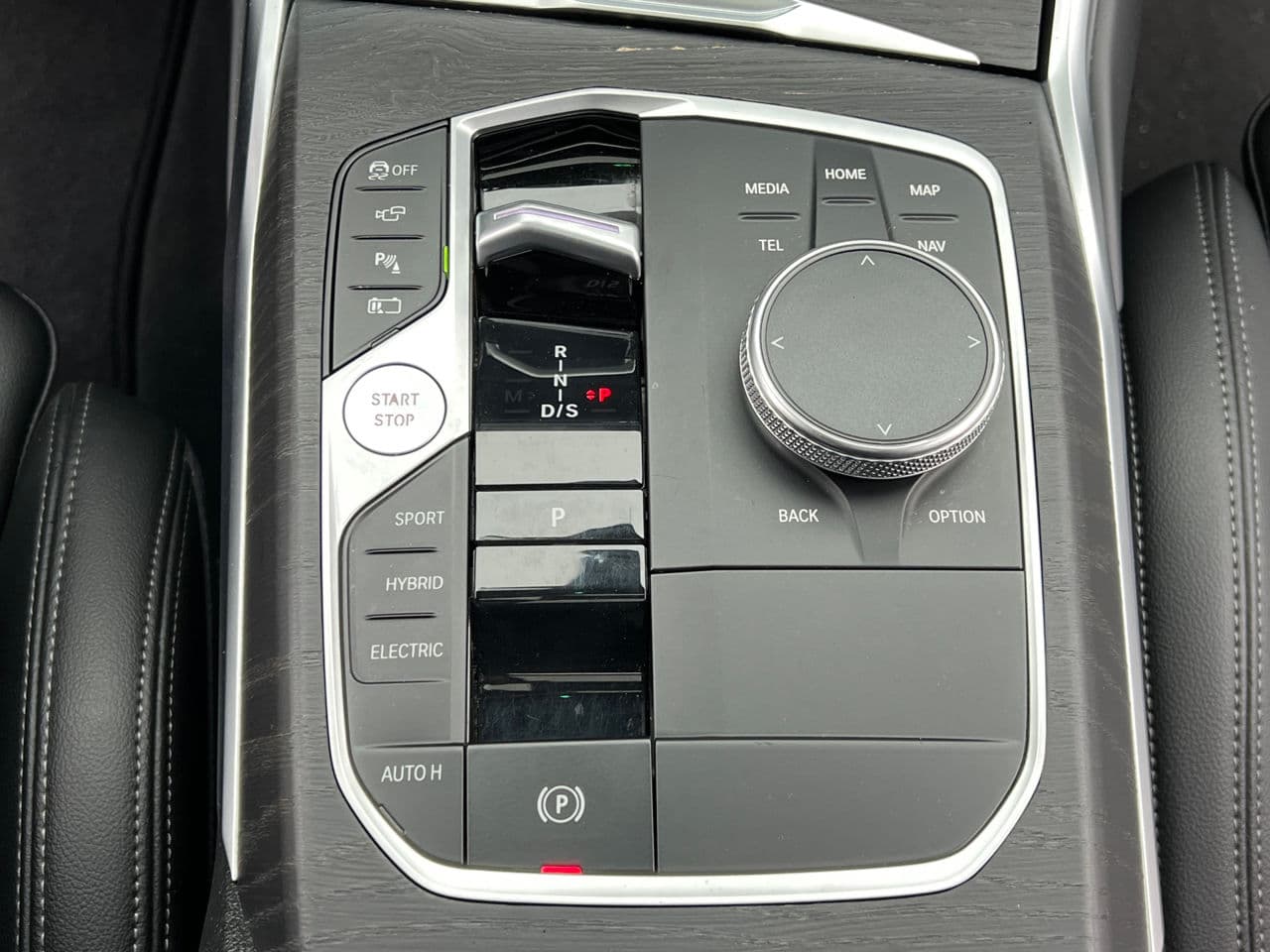 2023 BMW 330E — Miniatură 13