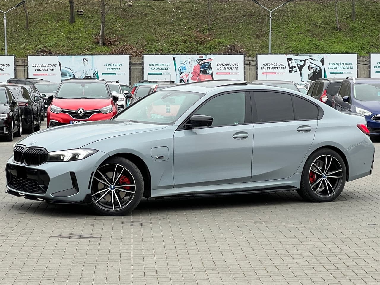 2023 BMW 330E — Miniatură 2