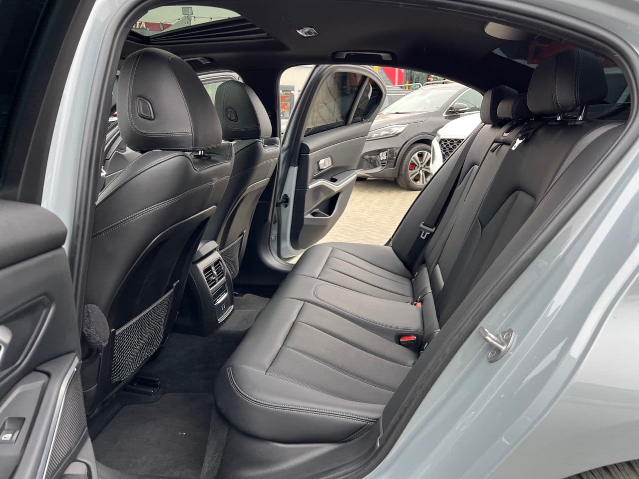 2023 BMW 330E — Miniatură 14