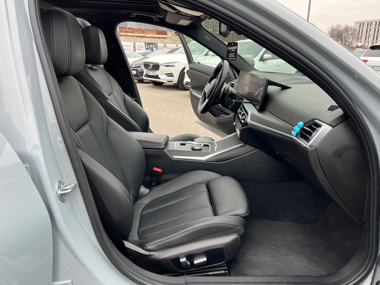 2023 BMW 330E — Miniatură 18