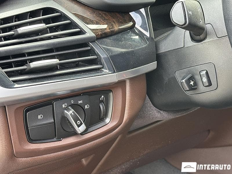 2016 BMW X5 4.0e — Miniatură 23