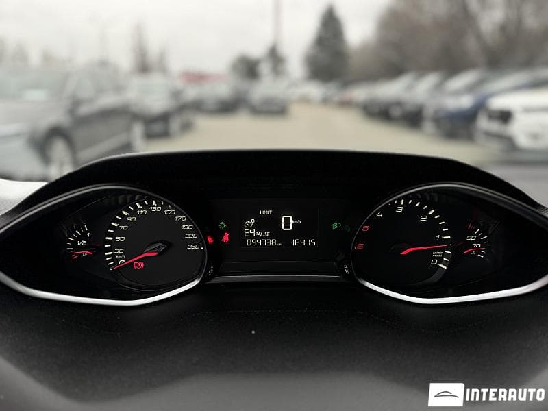 2016 Peugeot 308 — Miniatură 11