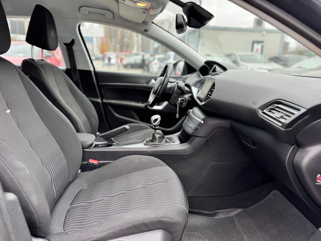 2016 Peugeot 308 — Miniatură 18