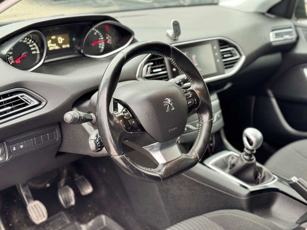 2016 Peugeot 308 — Miniatură 8