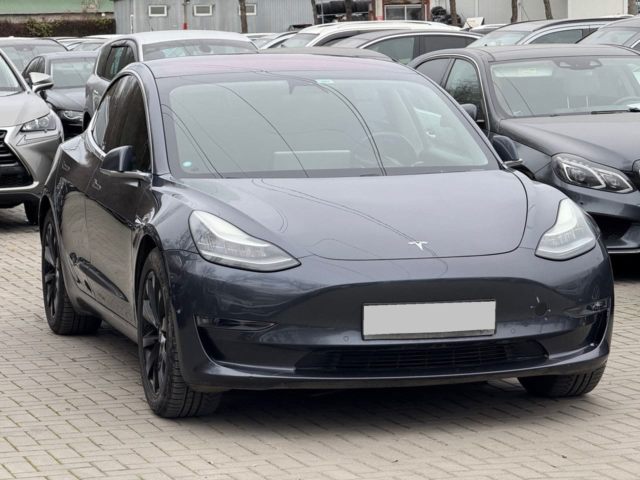 2018 Tesla Model 3 — Miniatură 3