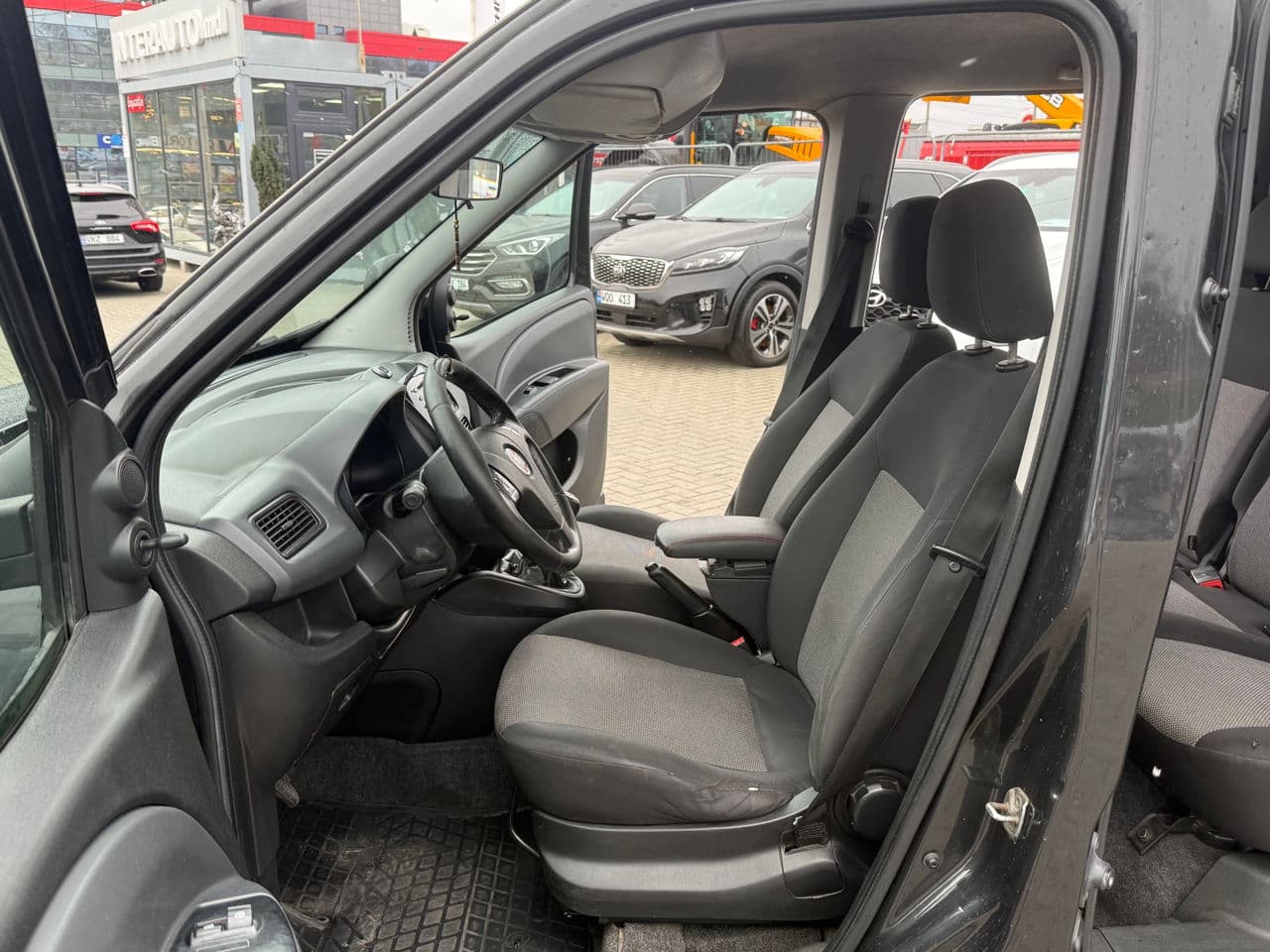 Fiat Doblo 2011 — Миниатюра 5