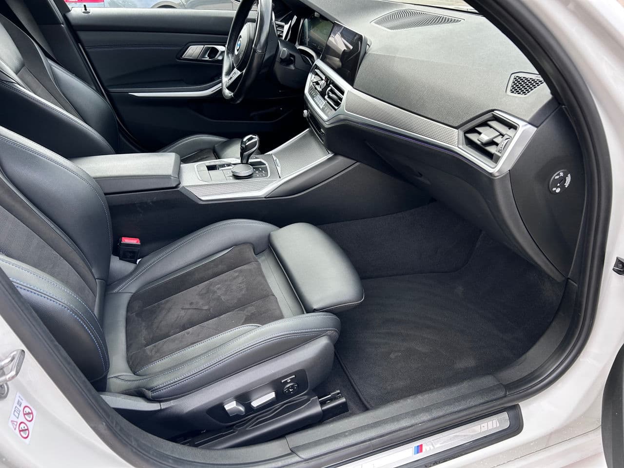 2020 BMW 330E — Miniatură 19