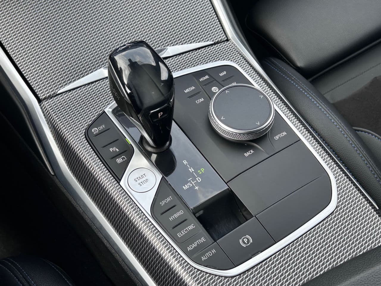 2020 BMW 330E — Miniatură 18