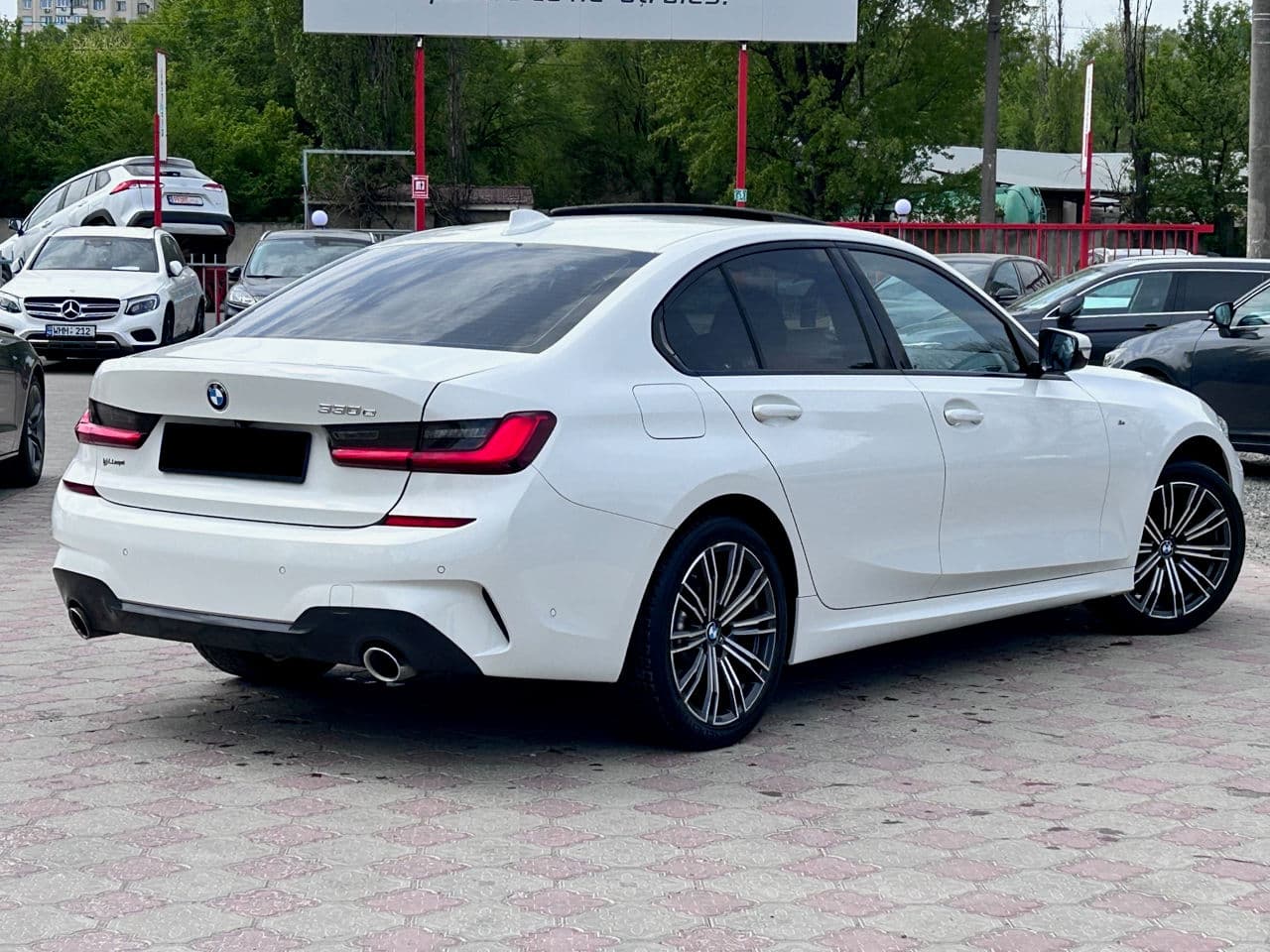 2020 BMW 330E — Miniatură 2