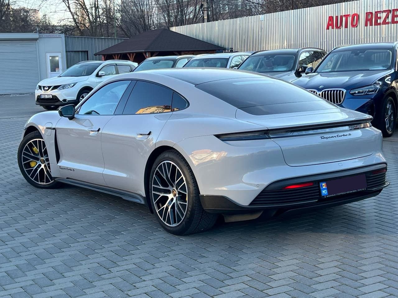 2021 Porsche Taycan Turbo S — Miniatură 4