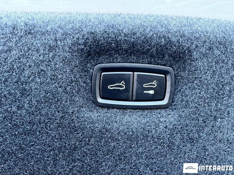 2021 Porsche Taycan Turbo S — Miniatură 31
