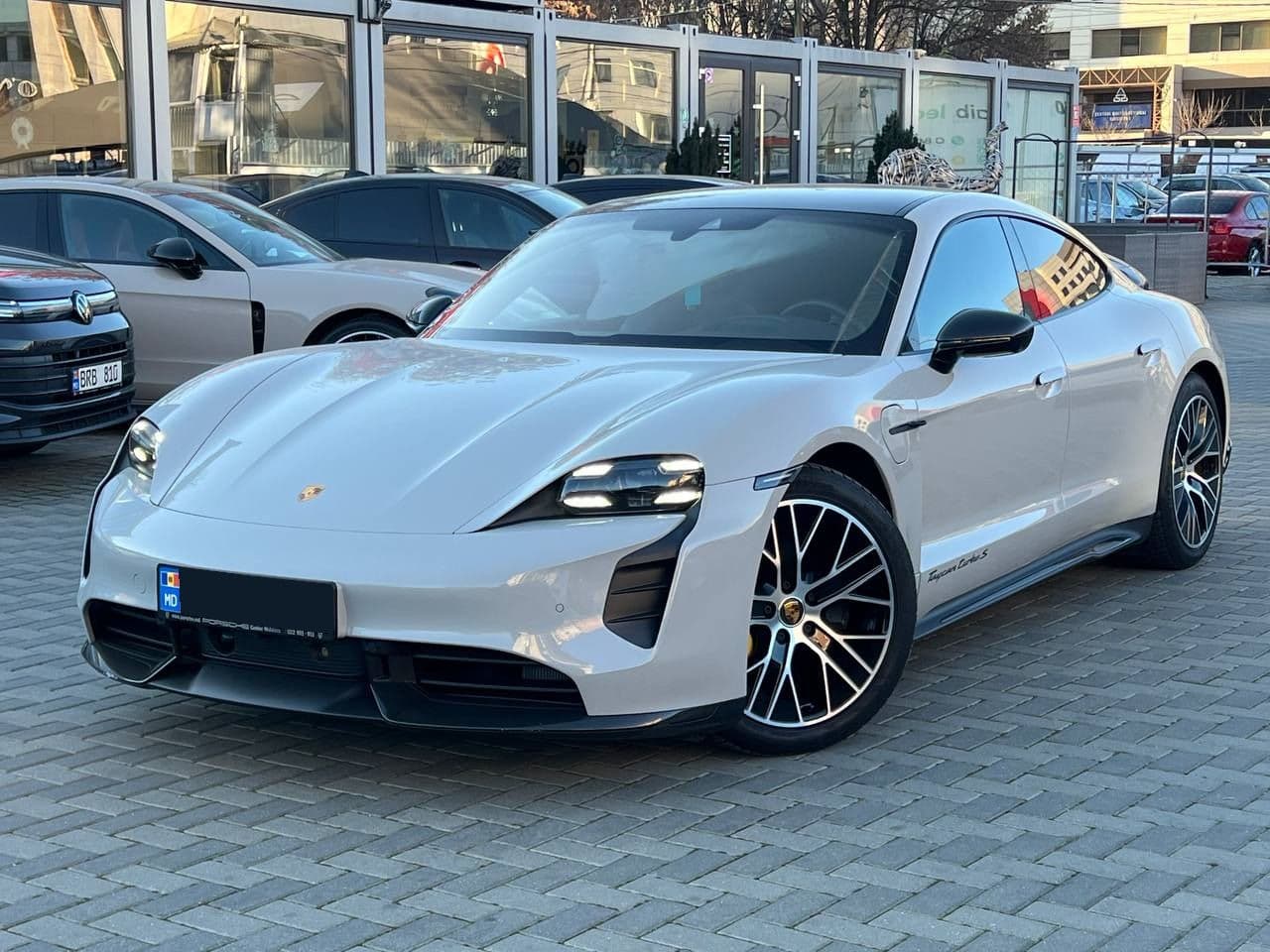 2021 Porsche Taycan Turbo S — Miniatură 3