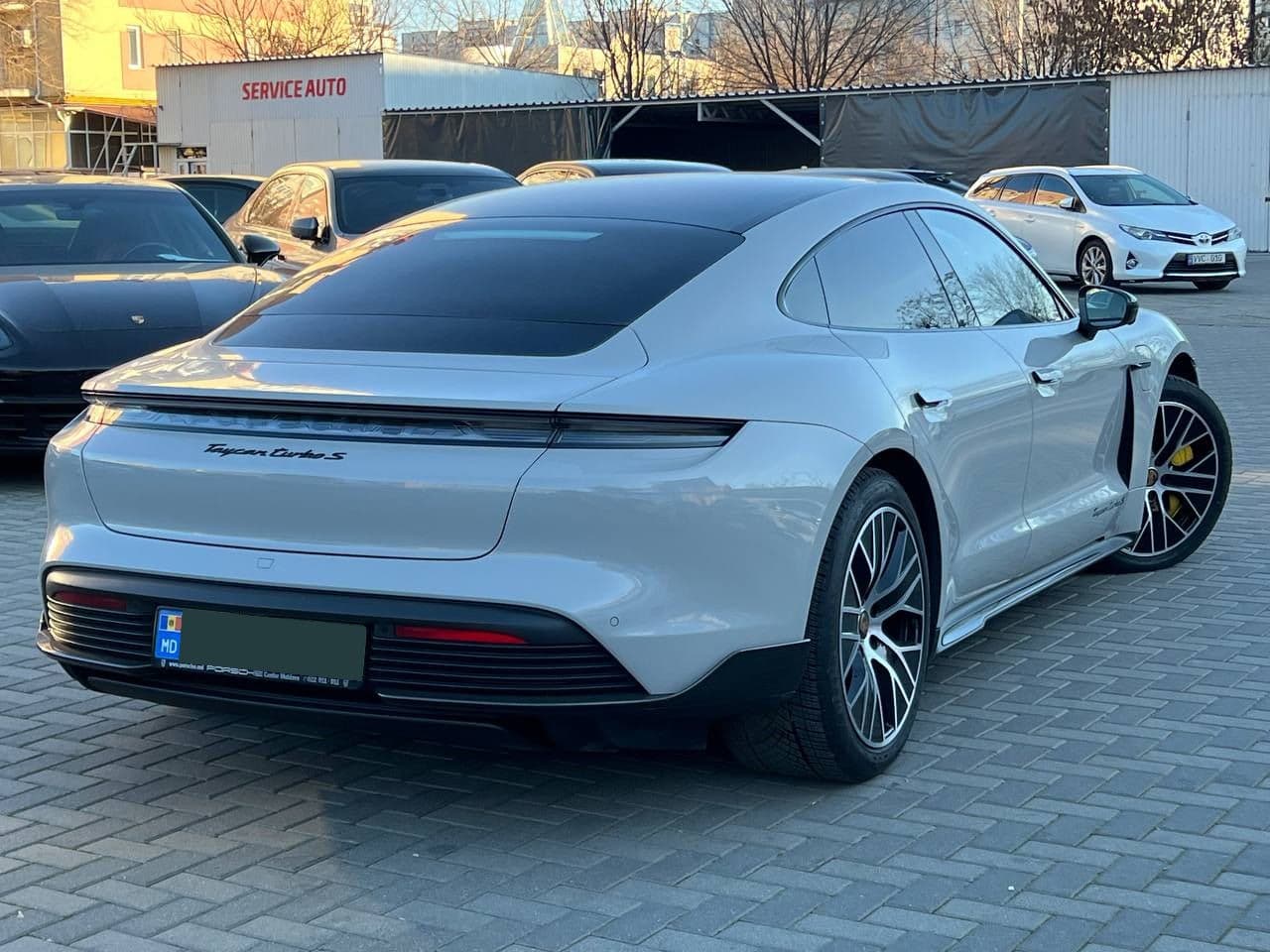 2021 Porsche Taycan Turbo S — Miniatură 2