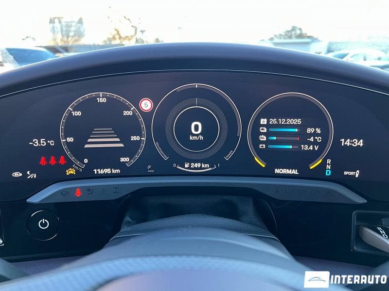 2021 Porsche Taycan Turbo S — Miniatură 12