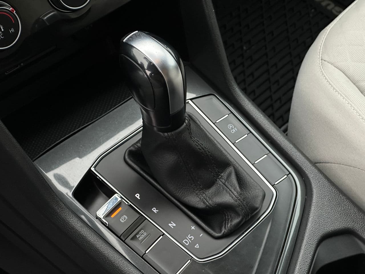 2017 Volkswagen Tiguan — Miniatură 12