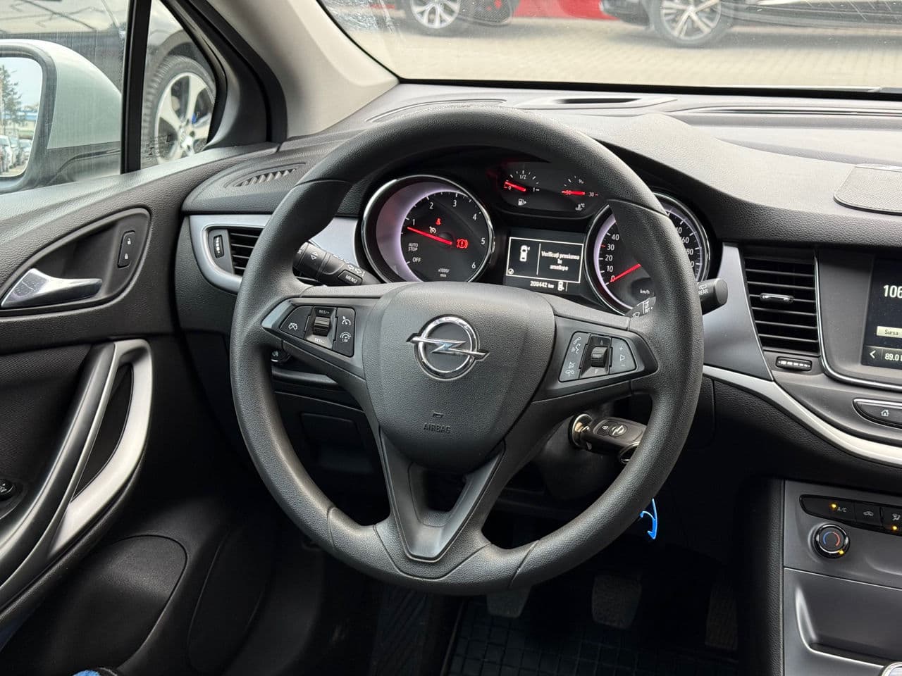 Opel Astra 2017 — Миниатюра 9