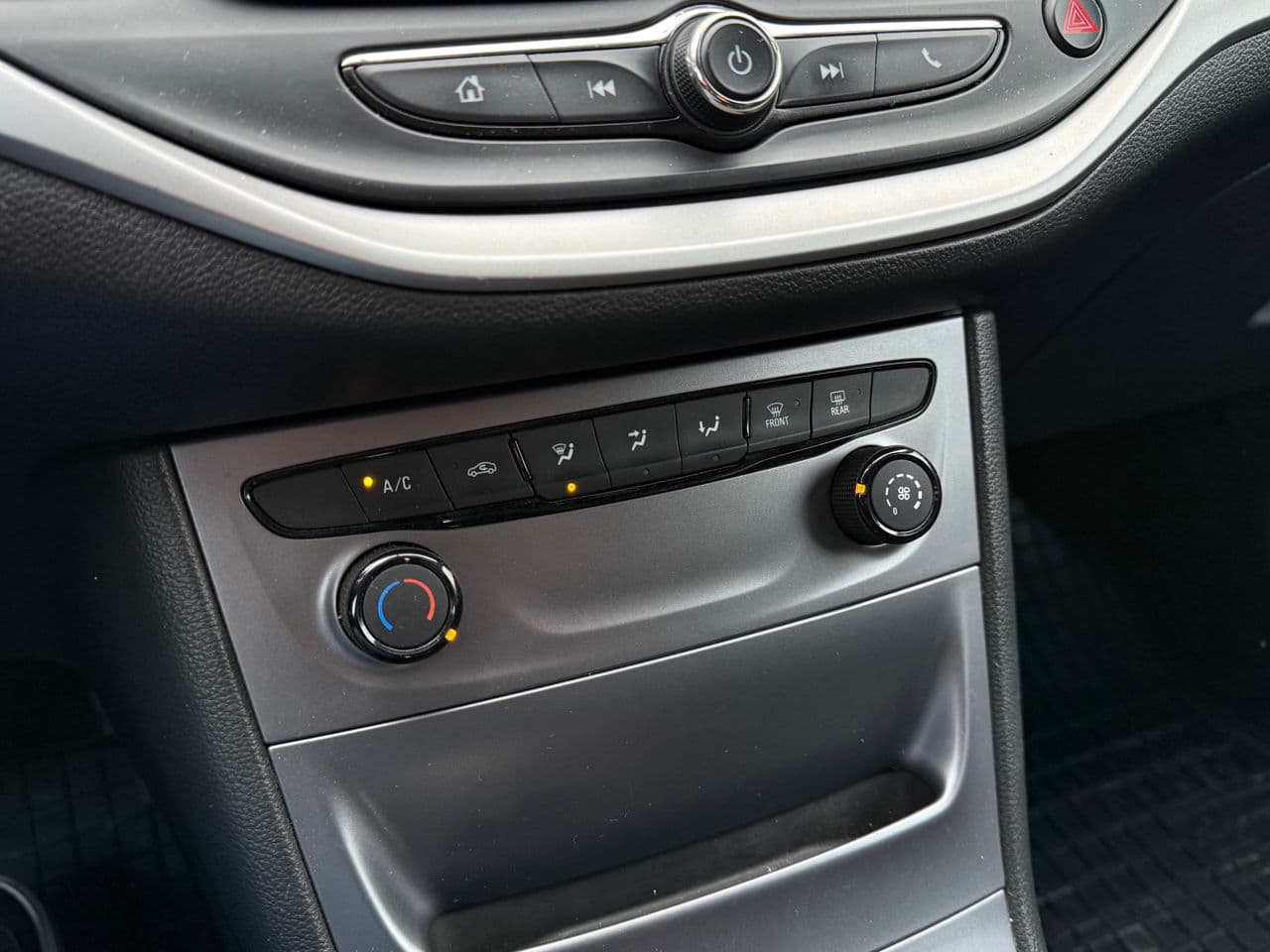 Opel Astra 2017 — Миниатюра 12