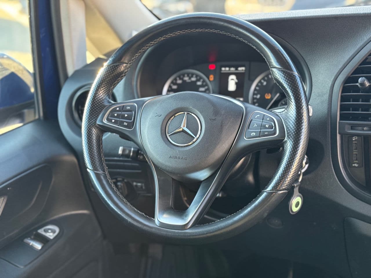 2021 Mercedes Vito — Miniatură 7