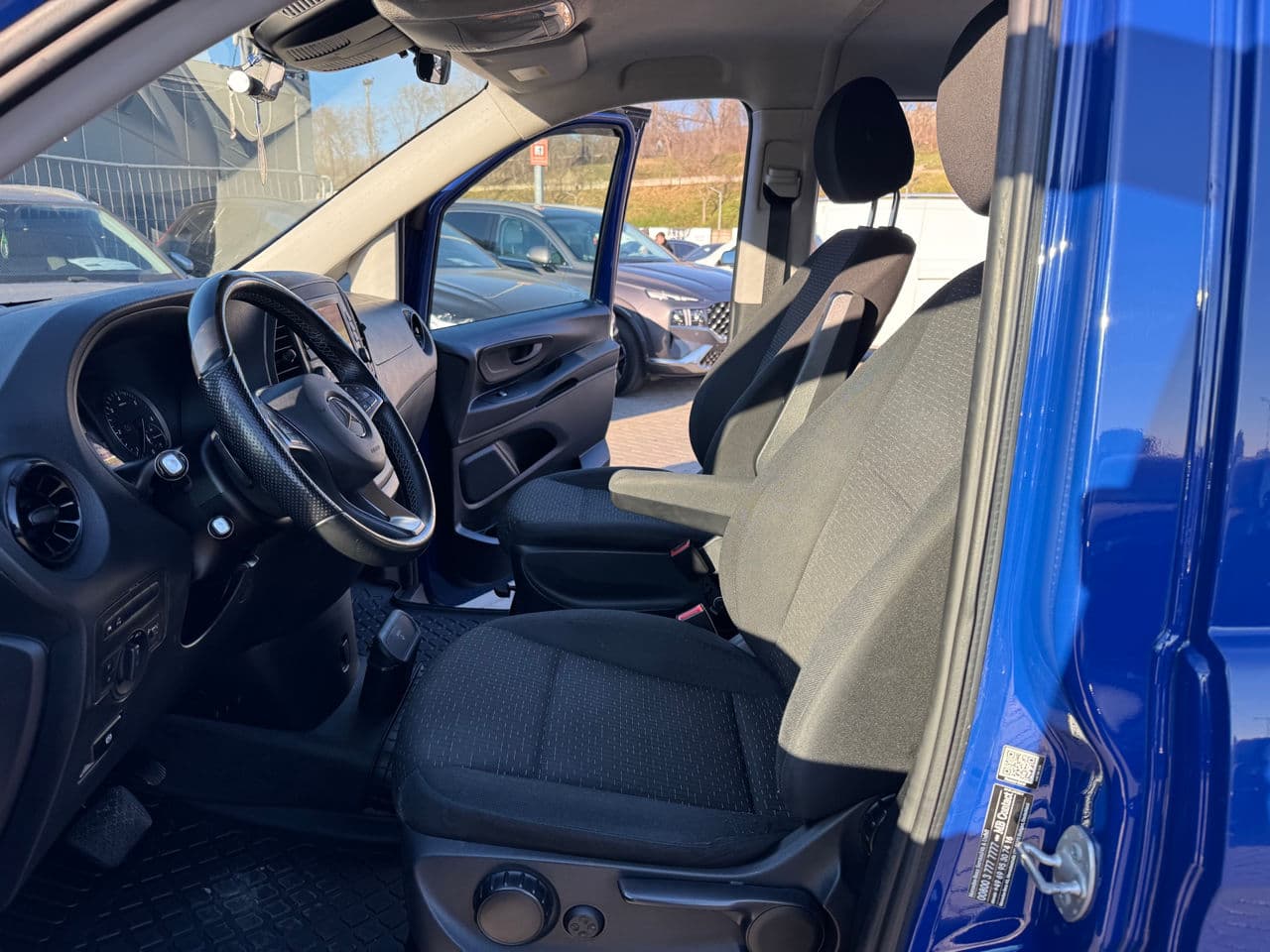 2021 Mercedes Vito — Miniatură 5