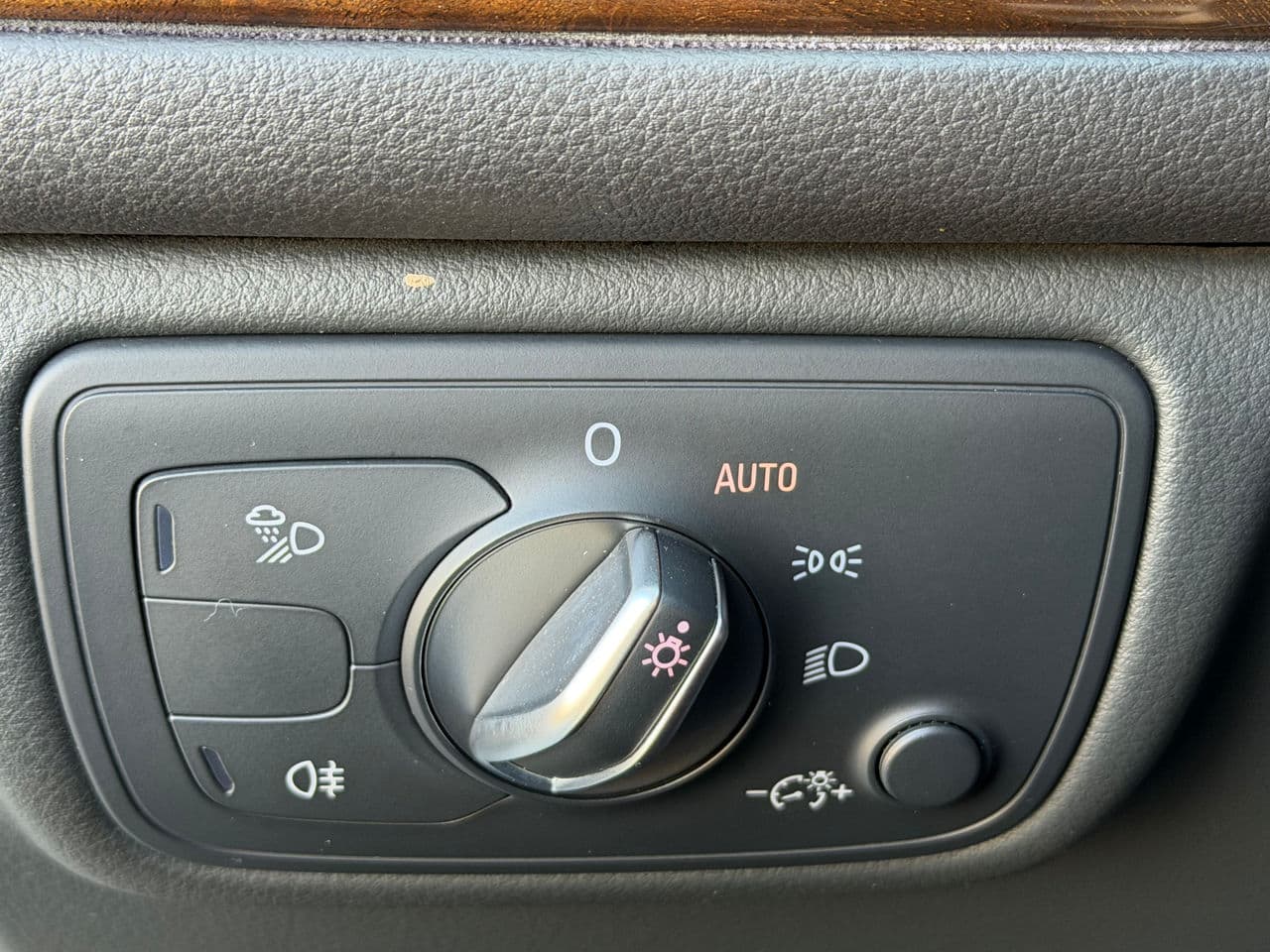 2016 Audi A6 — Miniatură 10