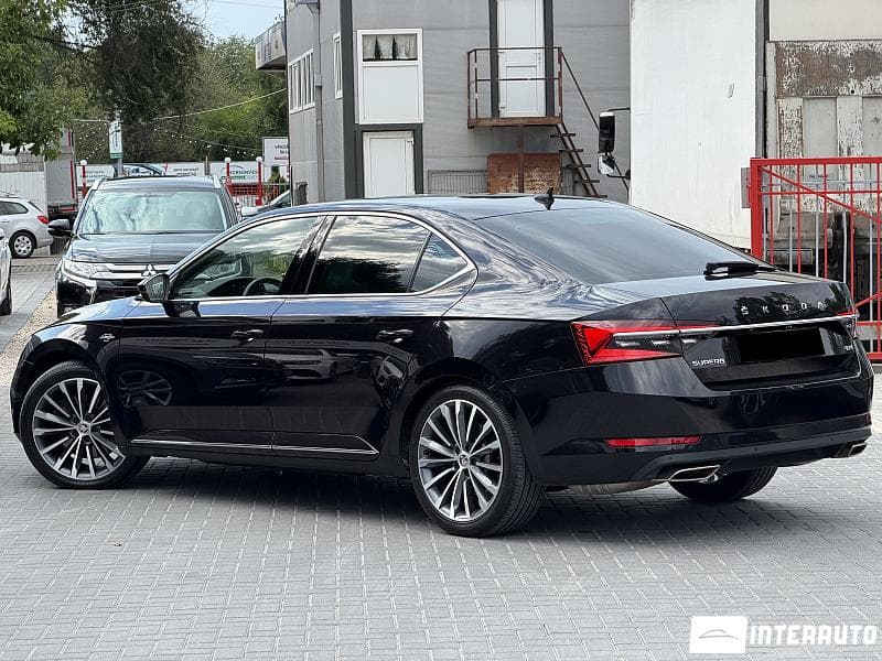 2020 Skoda Superb — Miniatură 2
