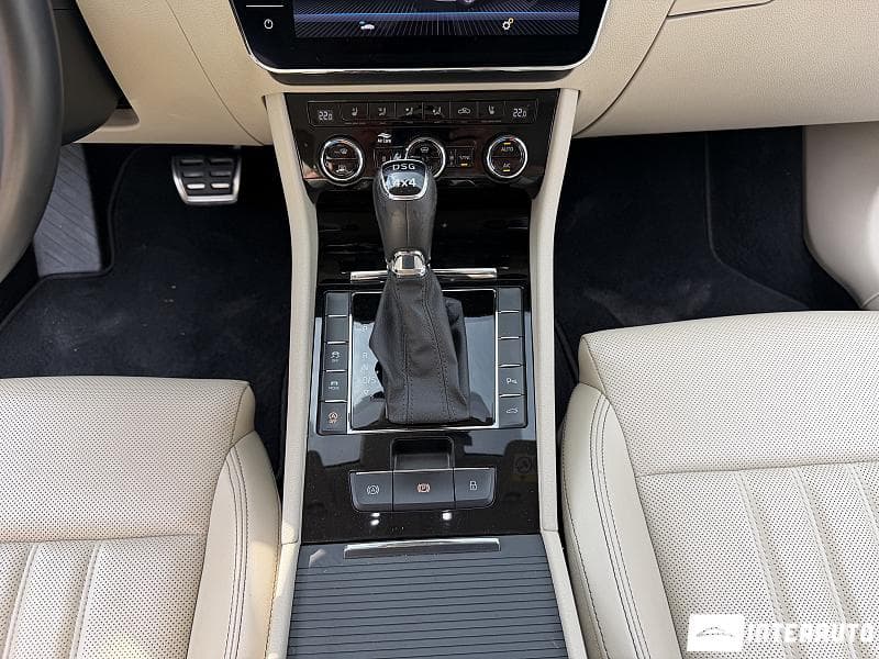 2020 Skoda Superb — Miniatură 15