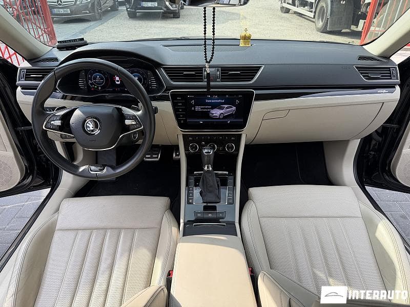2020 Skoda Superb — Miniatură 9