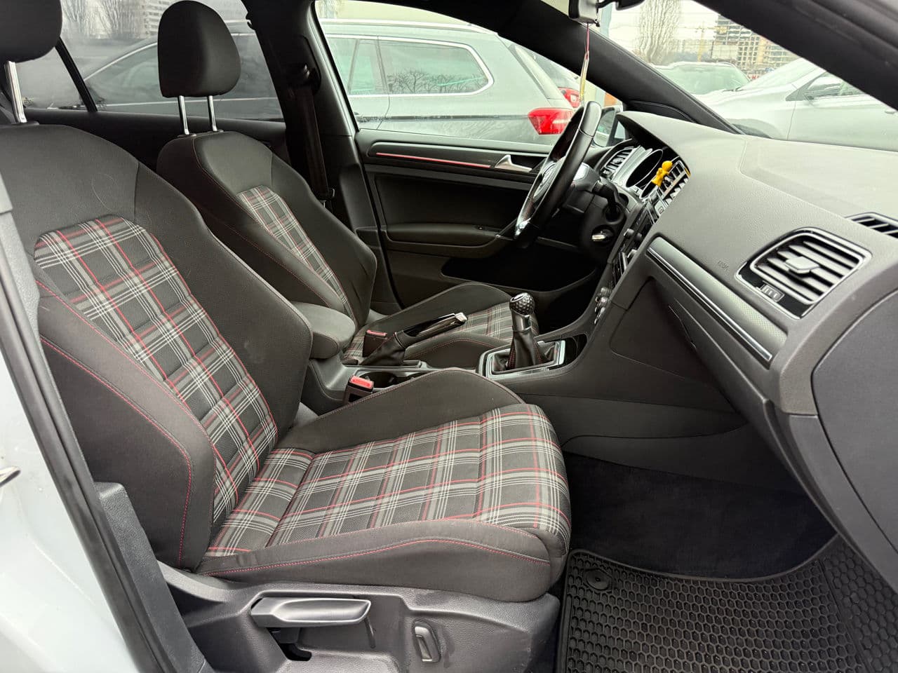 2017 Volkswagen Golf GTI — Miniatură 14
