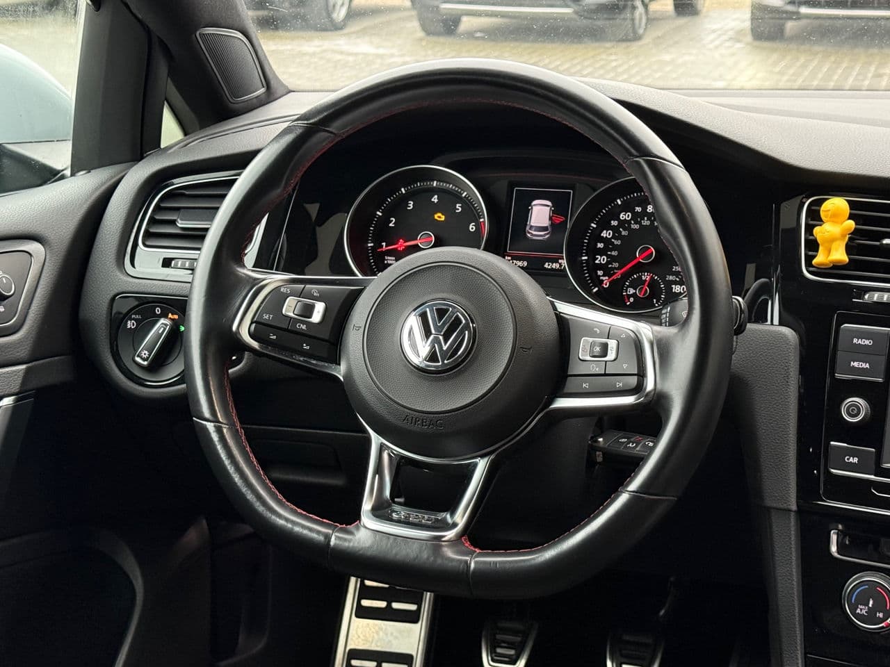 2017 Volkswagen Golf GTI — Miniatură 9