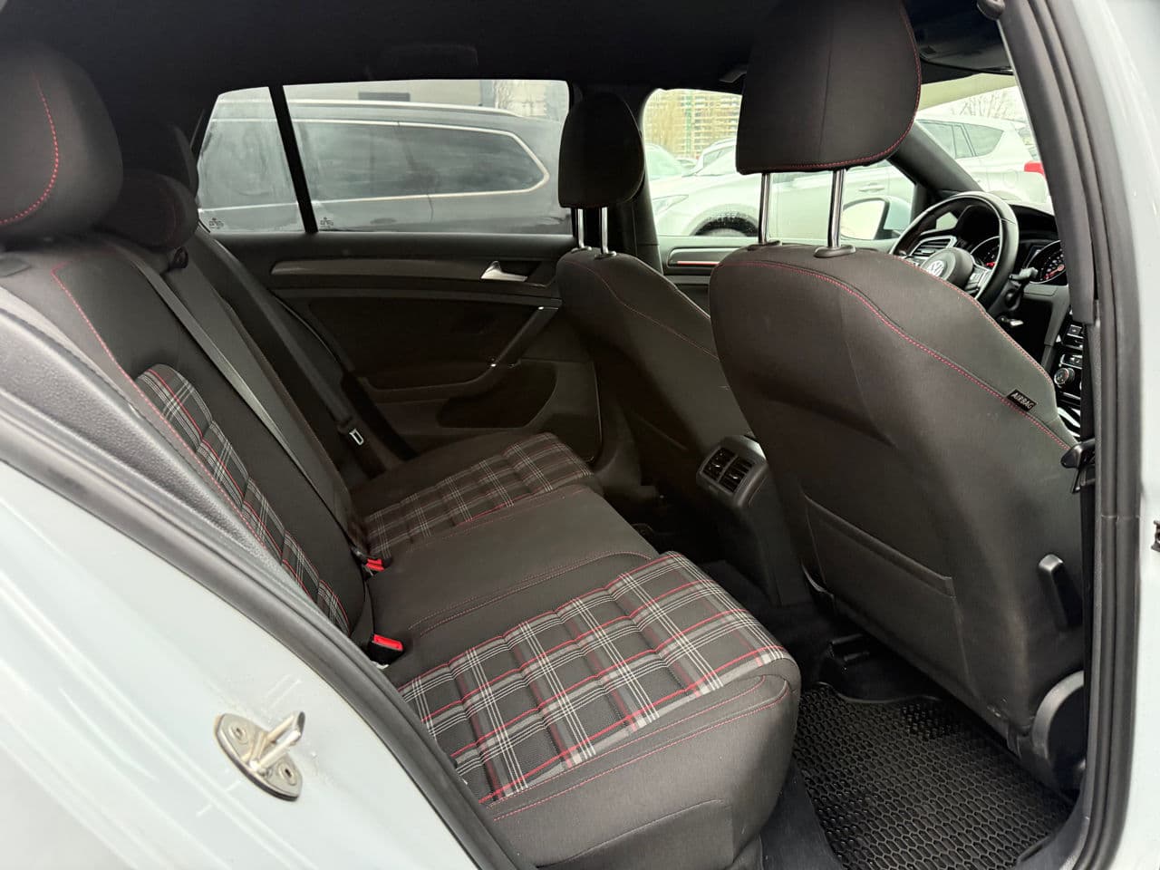 2017 Volkswagen Golf GTI — Miniatură 15