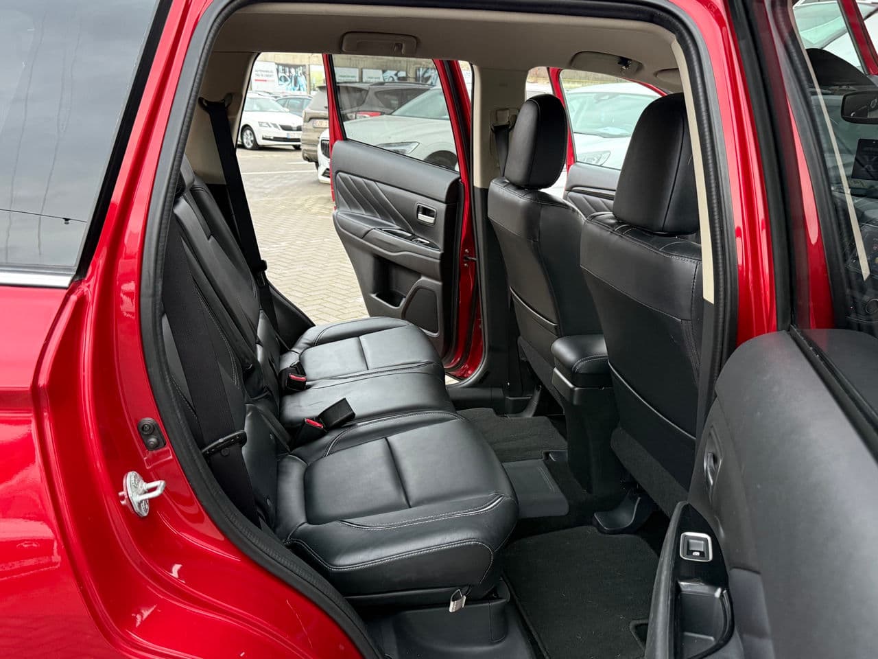 2018 Mitsubishi Outlander — Miniatură 14