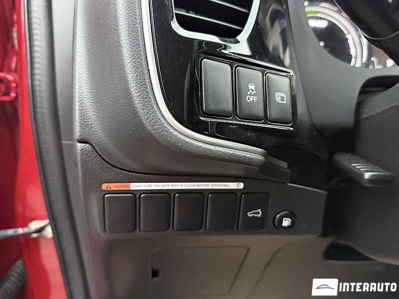 2018 Mitsubishi Outlander — Miniatură 20