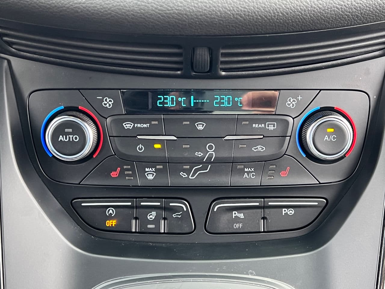 2018 Ford Kuga — Miniatură 11