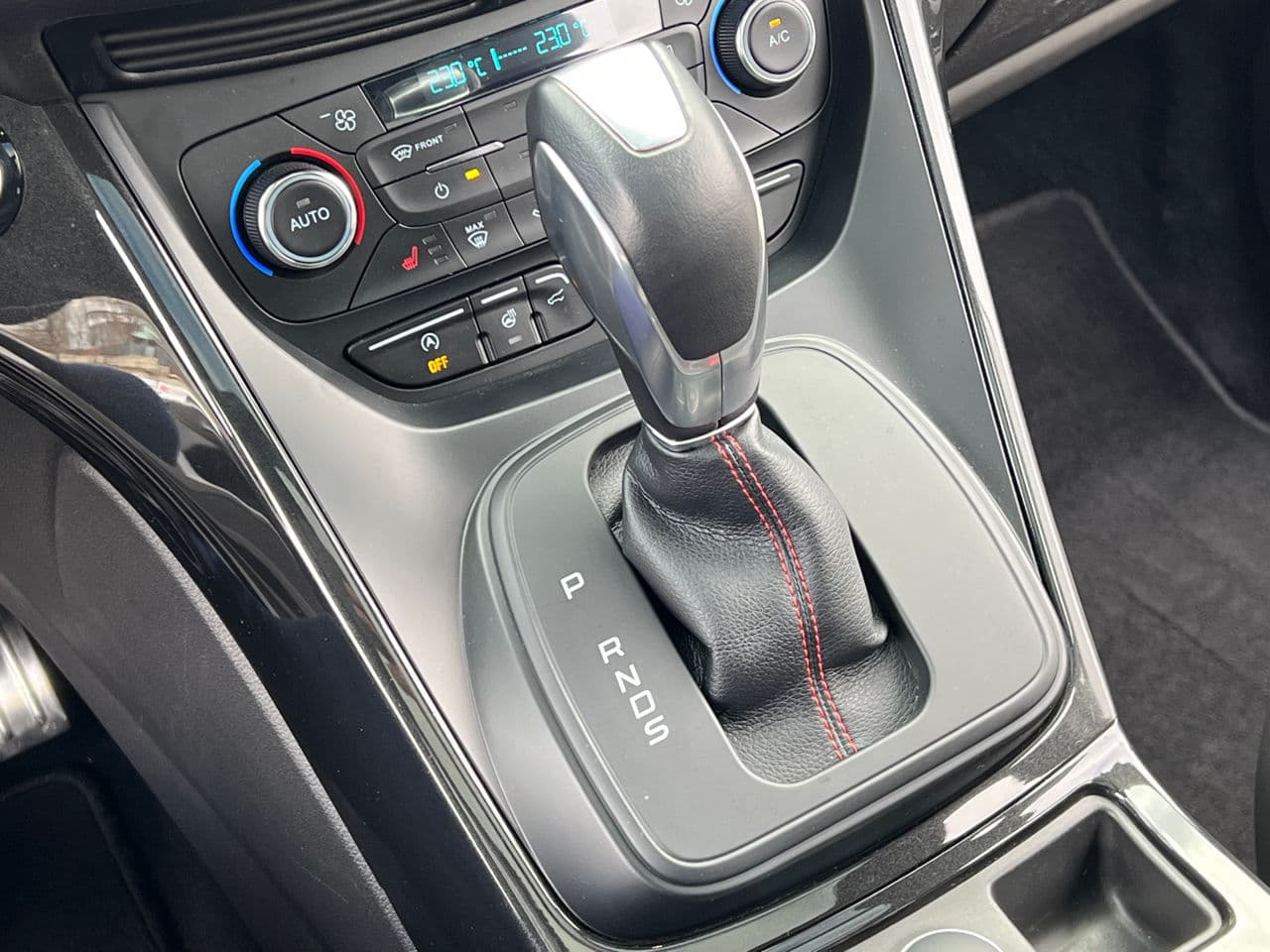 2018 Ford Kuga — Miniatură 12